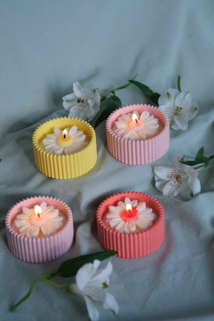 Dark speckled fluted candle holder and vase on a matching tray, photo 4